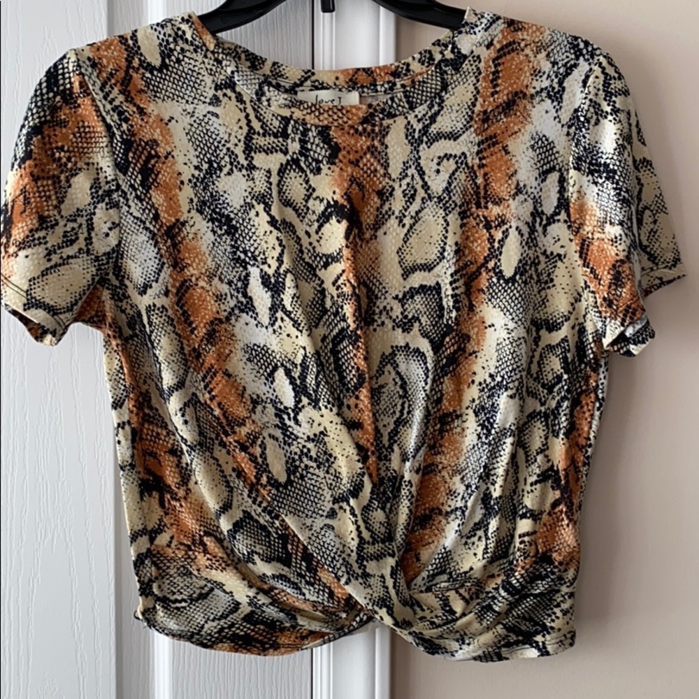 snakeskin top!
